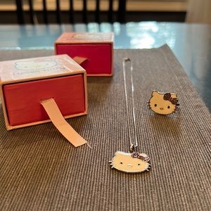 Last chance! Hello Kitty Jewelry Set